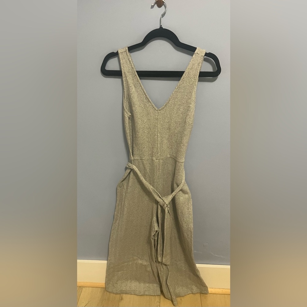 GAP Light Gray Knit Garment